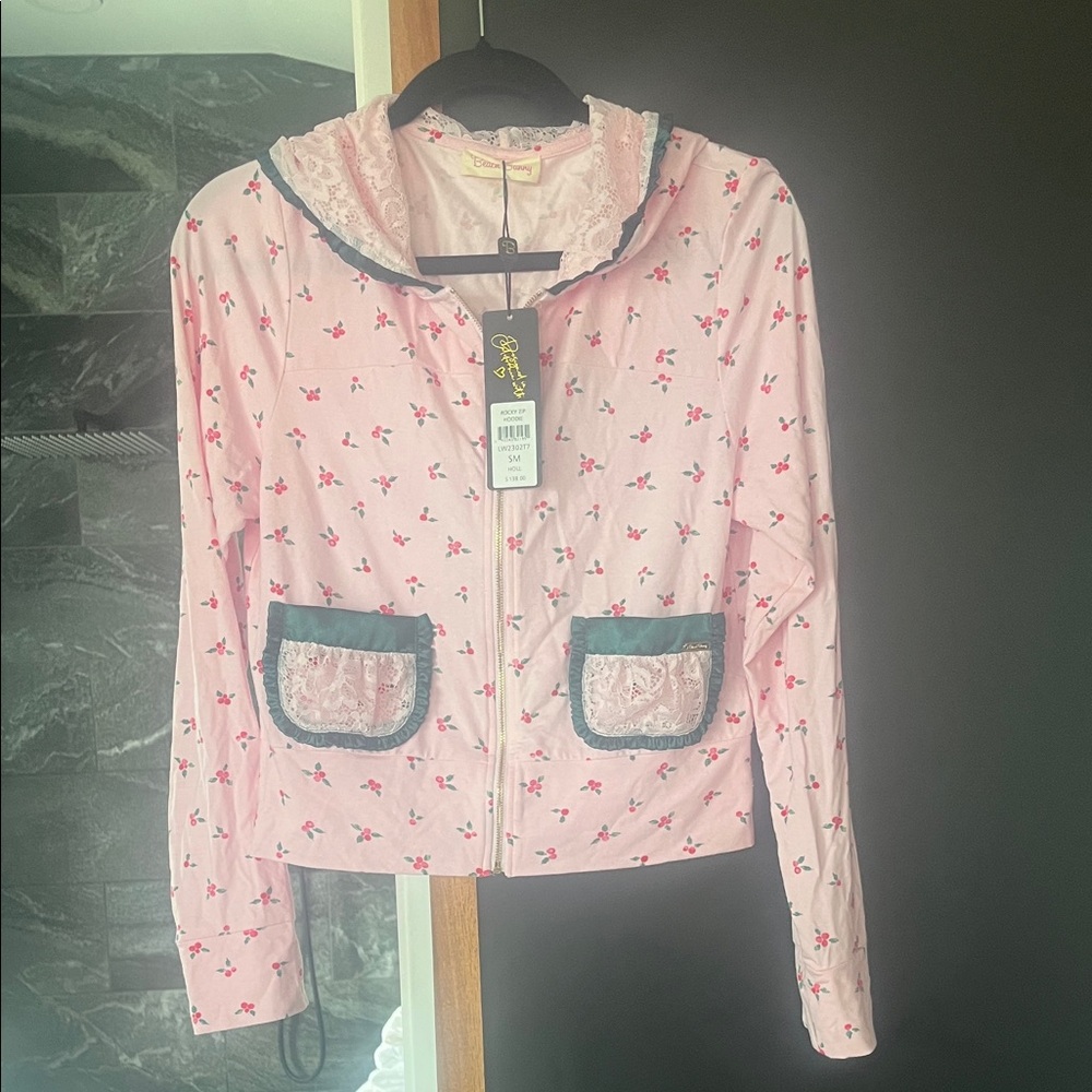 Extremely Soft Beach Bunny Pink Floral Sweater with Green Accents Small